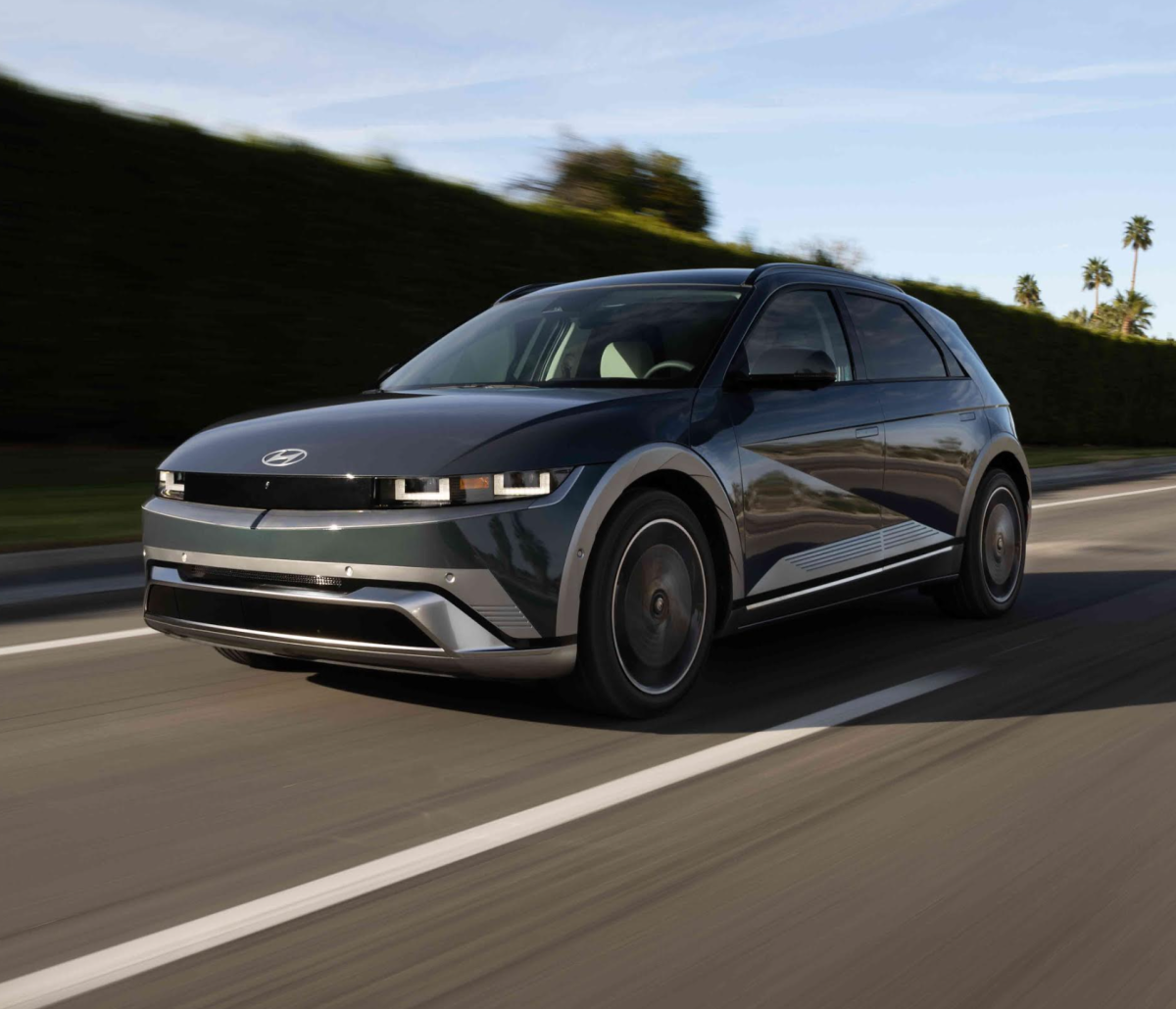 יונדאי איוניק 5 מודל 2026 בישראל: יותר אבזור, יותר טווח, מחירים תחרותיים בשוק החשמלי