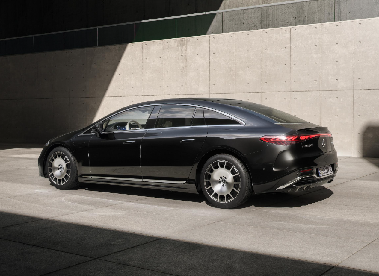 הדור החדש של Mercedes-Benz EQS: מכונית הפאר החשמלית החכמה והמתקדמת ביותר של המותג